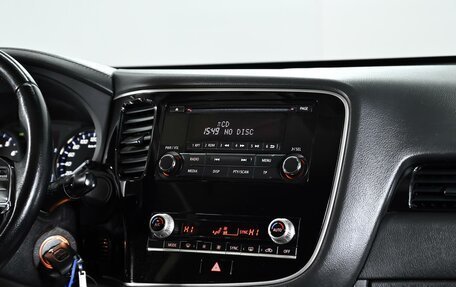 Mitsubishi Outlander III рестайлинг 3, 2021 год, 1 799 000 рублей, 11 фотография