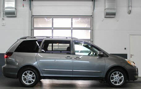 Toyota Sienna II рестайлинг, 2005 год, 780 000 рублей, 3 фотография