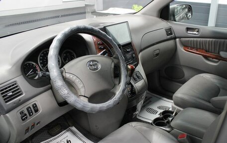 Toyota Sienna II рестайлинг, 2005 год, 780 000 рублей, 9 фотография