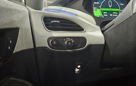 Chevrolet Bolt, 2017 год, 1 650 000 рублей, 17 фотография