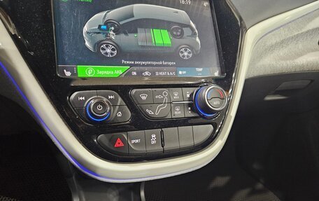 Chevrolet Bolt, 2017 год, 1 650 000 рублей, 20 фотография