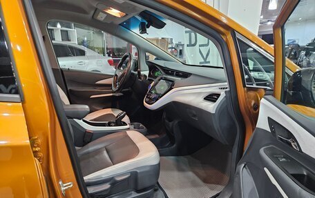 Chevrolet Bolt, 2017 год, 1 650 000 рублей, 22 фотография