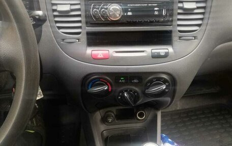 KIA Rio II, 2006 год, 319 000 рублей, 9 фотография