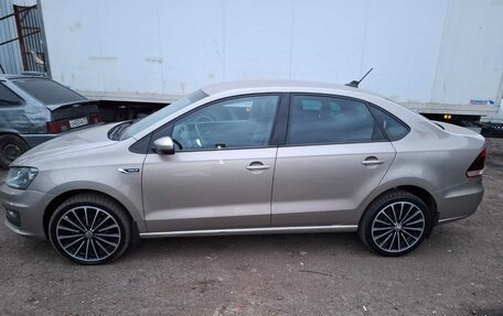 Volkswagen Polo VI (EU Market), 2018 год, 950 000 рублей, 2 фотография