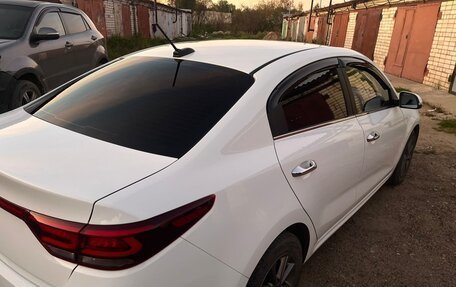 KIA Rio IV, 2018 год, 1 400 000 рублей, 2 фотография