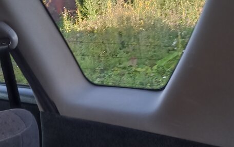 Toyota Ipsum II, 2001 год, 950 000 рублей, 25 фотография