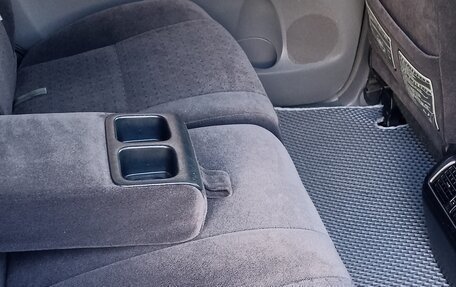 Toyota Ipsum II, 2001 год, 950 000 рублей, 21 фотография