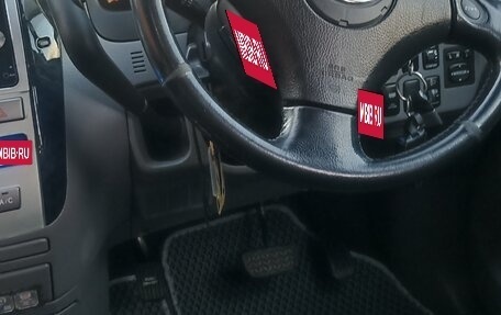 Toyota Ipsum II, 2001 год, 950 000 рублей, 10 фотография