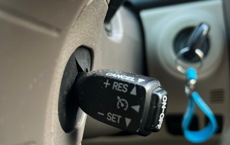 Toyota Land Cruiser Prado 120 рестайлинг, 2008 год, 1 895 000 рублей, 19 фотография