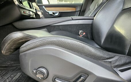 Volvo S90 II рестайлинг, 2019 год, 2 800 000 рублей, 19 фотография