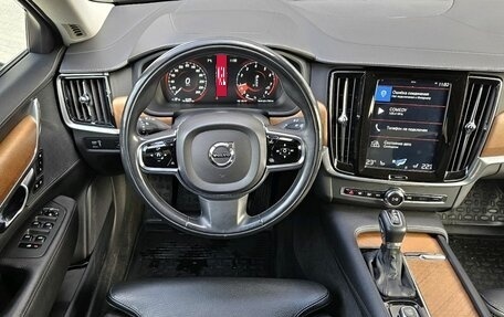 Volvo S90 II рестайлинг, 2019 год, 2 800 000 рублей, 12 фотография