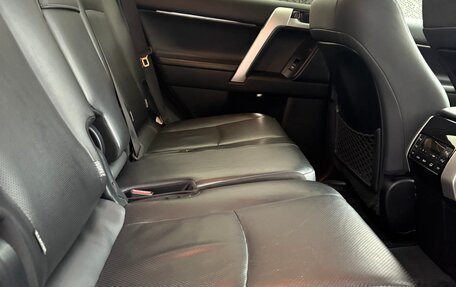 Toyota Land Cruiser Prado 150 рестайлинг 2, 2017 год, 5 150 000 рублей, 12 фотография