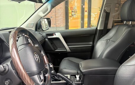 Toyota Land Cruiser Prado 150 рестайлинг 2, 2017 год, 5 150 000 рублей, 17 фотография