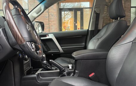 Toyota Land Cruiser Prado 150 рестайлинг 2, 2017 год, 5 150 000 рублей, 28 фотография