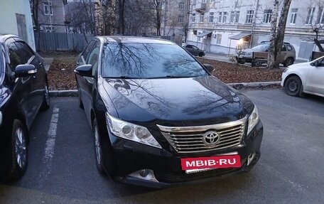 Toyota Camry, 2011 год, 1 750 000 рублей, 2 фотография