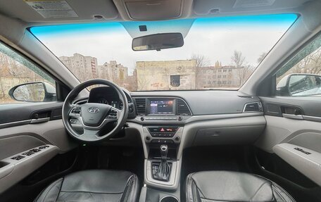 Hyundai Elantra VI рестайлинг, 2018 год, 1 340 000 рублей, 10 фотография