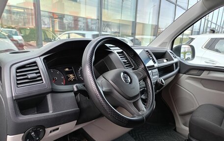 Volkswagen Caravelle T6 рестайлинг, 2016 год, 2 366 800 рублей, 5 фотография