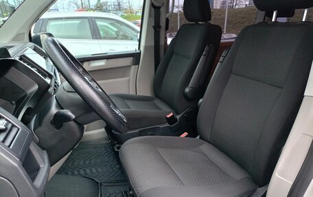 Volkswagen Caravelle T6 рестайлинг, 2016 год, 2 366 800 рублей, 14 фотография