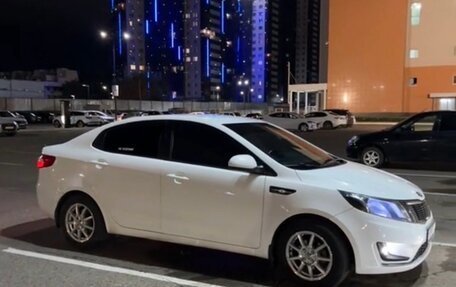 KIA Rio III рестайлинг, 2013 год, 590 000 рублей, 1 фотография