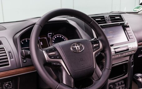 Toyota Land Cruiser Prado 150 рестайлинг 2, 2020 год, 5 799 000 рублей, 19 фотография