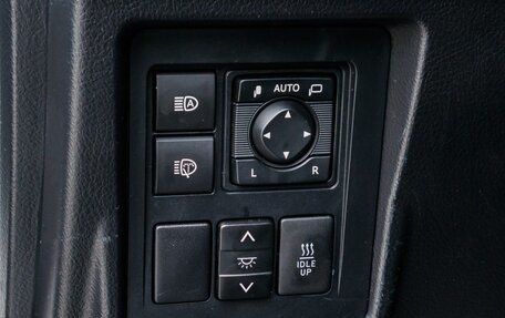 Toyota Land Cruiser Prado 150 рестайлинг 2, 2020 год, 5 799 000 рублей, 29 фотография