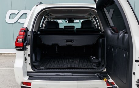 Toyota Land Cruiser Prado 150 рестайлинг 2, 2020 год, 5 799 000 рублей, 34 фотография