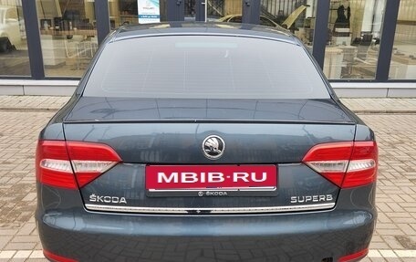 Skoda Superb III рестайлинг, 2013 год, 980 000 рублей, 23 фотография