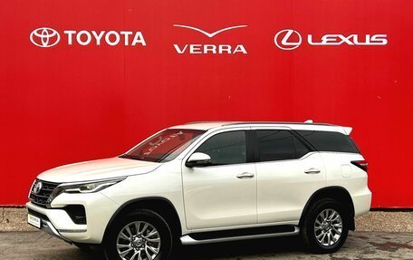 Toyota Fortuner II, 2022 год, 5 700 000 рублей, 1 фотография