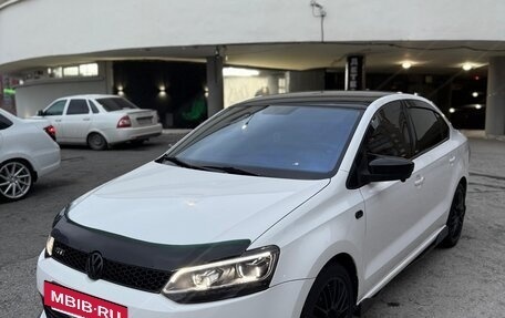 Volkswagen Polo VI (EU Market), 2011 год, 850 000 рублей, 2 фотография