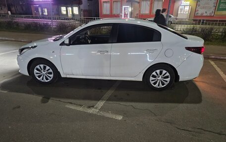 KIA Rio IV, 2017 год, 1 330 000 рублей, 10 фотография