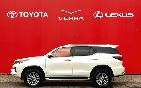 Toyota Fortuner II, 2022 год, 5 700 000 рублей, 2 фотография