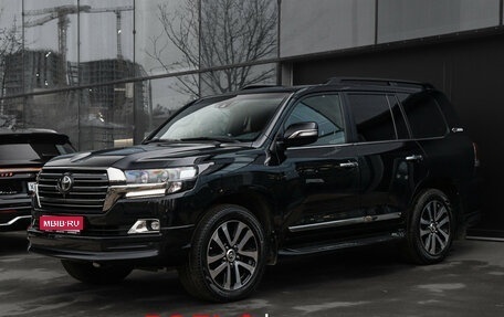 Toyota Land Cruiser 200, 2017 год, 6 770 000 рублей, 1 фотография