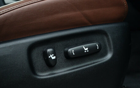 Toyota Land Cruiser 200, 2017 год, 6 770 000 рублей, 10 фотография