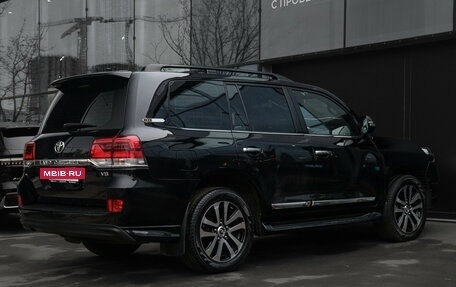 Toyota Land Cruiser 200, 2017 год, 6 770 000 рублей, 5 фотография