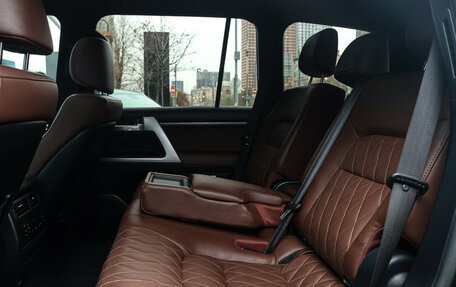 Toyota Land Cruiser 200, 2017 год, 6 770 000 рублей, 11 фотография