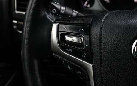 Toyota Land Cruiser 200, 2017 год, 6 770 000 рублей, 30 фотография