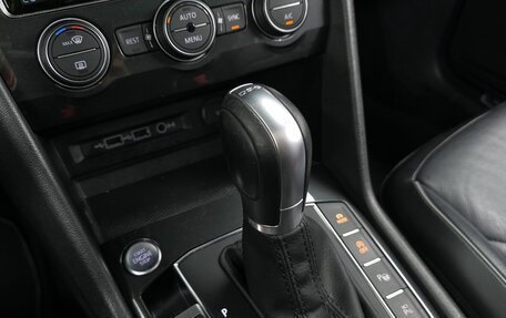 Volkswagen Tiguan II, 2018 год, 2 462 000 рублей, 9 фотография