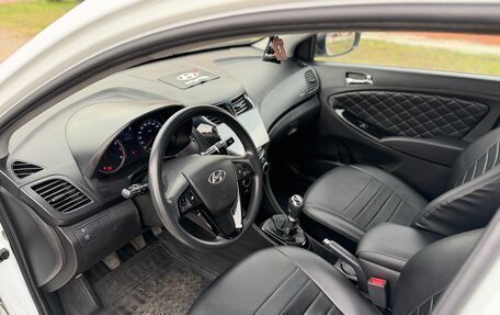 Hyundai Solaris II рестайлинг, 2015 год, 950 000 рублей, 10 фотография