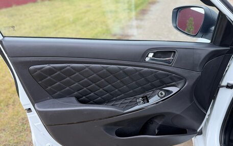 Hyundai Solaris II рестайлинг, 2015 год, 950 000 рублей, 11 фотография