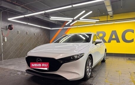 Mazda 3, 2019 год, 1 590 000 рублей, 2 фотография
