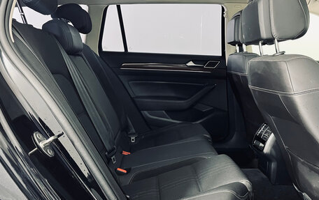 Volkswagen Passat B8 рестайлинг, 2017 год, 2 490 000 рублей, 20 фотография