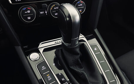 Volkswagen Passat B8 рестайлинг, 2017 год, 2 490 000 рублей, 16 фотография