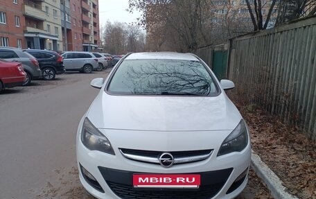Opel Astra J, 2013 год, 1 050 000 рублей, 2 фотография