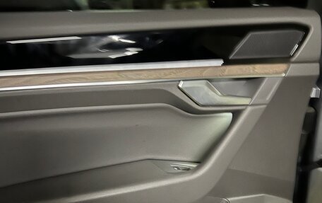 Volkswagen Touareg III, 2018 год, 5 600 000 рублей, 13 фотография