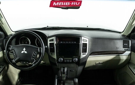 Mitsubishi Pajero IV, 2017 год, 2 649 898 рублей, 13 фотография