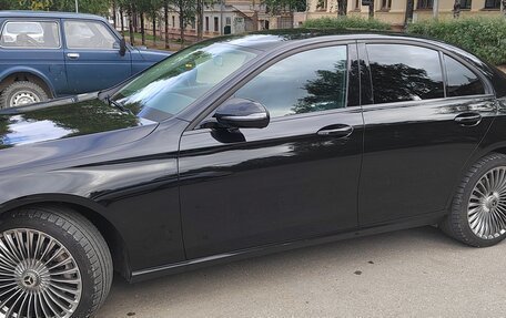 Mercedes-Benz E-Класс, 2019 год, 3 300 000 рублей, 6 фотография