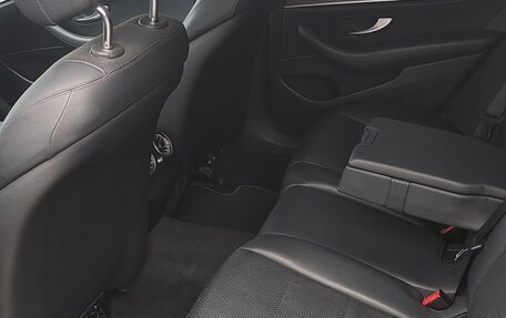 Mercedes-Benz E-Класс, 2019 год, 3 300 000 рублей, 8 фотография