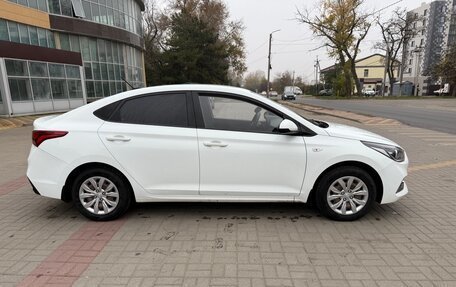 Hyundai Solaris II рестайлинг, 2017 год, 1 450 000 рублей, 3 фотография