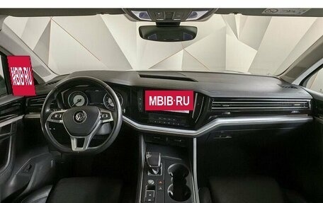 Volkswagen Touareg III, 2021 год, 4 650 000 рублей, 10 фотография