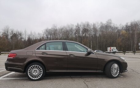 Mercedes-Benz E-Класс, 2015 год, 1 950 000 рублей, 3 фотография